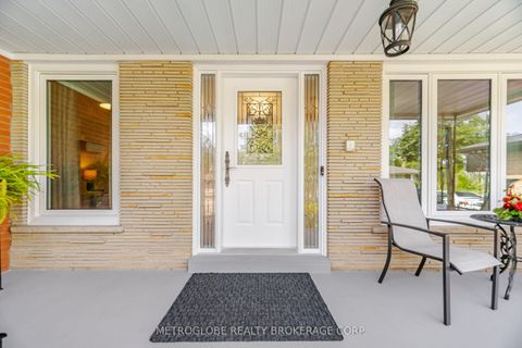 Photo 9 at 28 Eldorado Court, York University Heights, Toronto