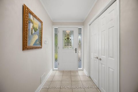 Photo 10 at 28 Eldorado Court, York University Heights, Toronto