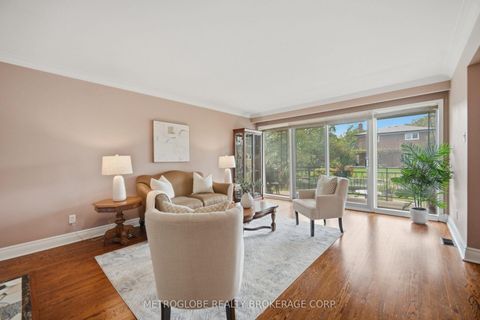 Photo 12 at 28 Eldorado Court, York University Heights, Toronto