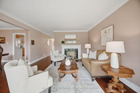 Photo 13 at 28 Eldorado Court, York University Heights, Toronto
