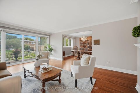 Photo 15 at 28 Eldorado Court, York University Heights, Toronto