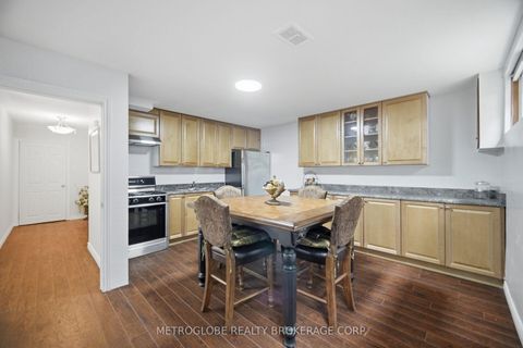 Photo 38 at 28 Eldorado Court, York University Heights, Toronto
