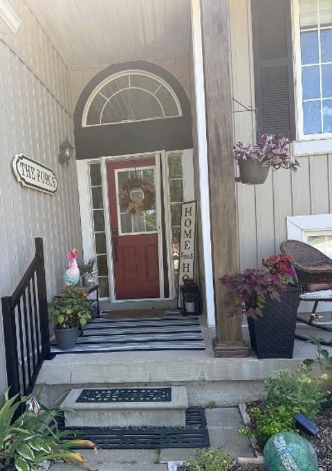 Photo 2 at 248 Spruce Street, Stayner, Clearview