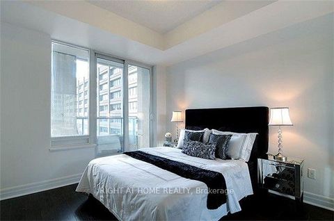 Photo 8 at 1810 - 35 Balmuto Street, Bay Street Corridor, Toronto