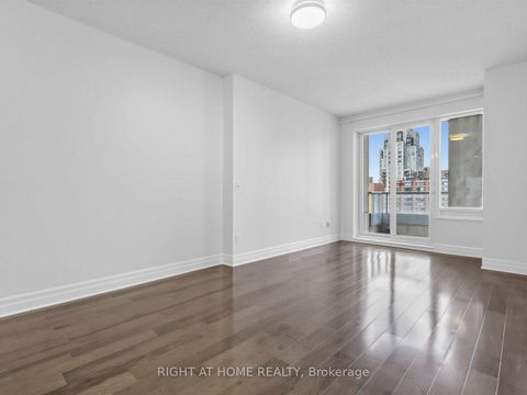 Photo 11 at 1810 - 35 Balmuto Street, Bay Street Corridor, Toronto