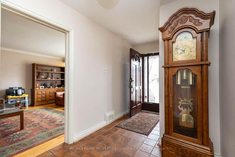 Photo 2 at 173 Ridley Boulevard, Nortown, Toronto