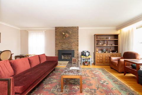 Photo 3 at 173 Ridley Boulevard, Nortown, Toronto
