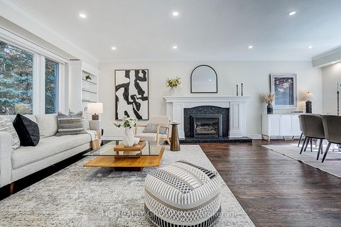 Photo 4 at 19 Lower Links Road, Windfields, Toronto