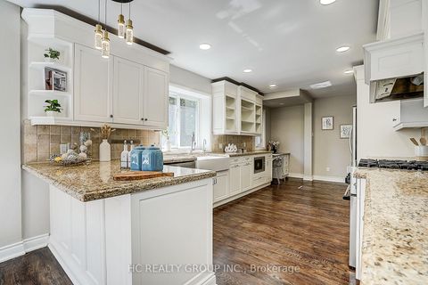 Photo 13 at 19 Lower Links Road, Windfields, Toronto