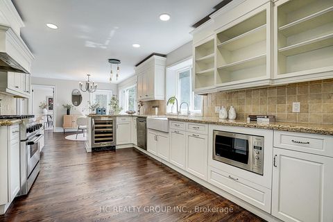 Photo 16 at 19 Lower Links Road, Windfields, Toronto