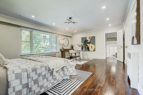Photo 19 at 19 Lower Links Road, Windfields, Toronto