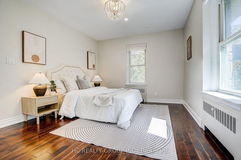 Photo 32 at 19 Lower Links Road, Windfields, Toronto