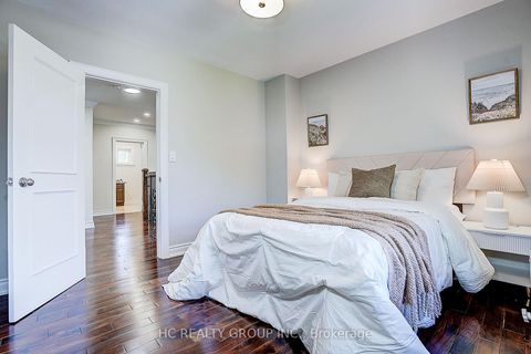 Photo 36 at 19 Lower Links Road, Windfields, Toronto