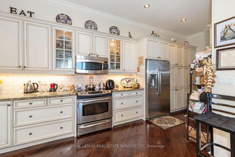 Photo 13 at 601 - 25 Earlington Avenue, Kingsway South, Toronto