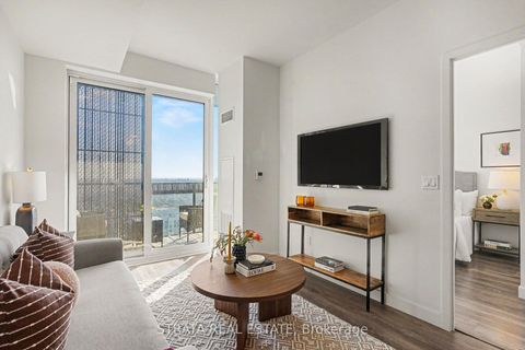 Photo 3 at 4610 - 8 Eglinton Avenue E, Mount Pleasant West, Toronto