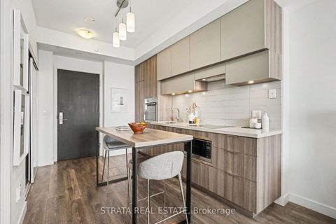 Photo 8 at 4610 - 8 Eglinton Avenue E, Mount Pleasant West, Toronto