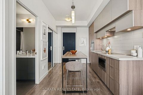 Photo 9 at 4610 - 8 Eglinton Avenue E, Mount Pleasant West, Toronto