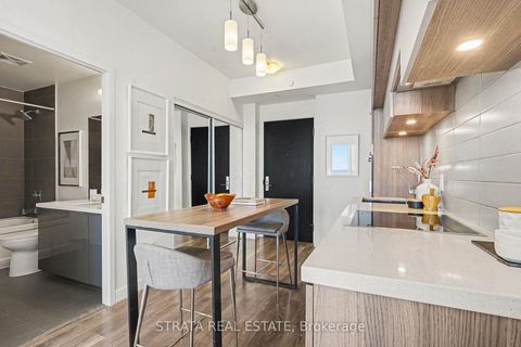 Photo 10 at 4610 - 8 Eglinton Avenue E, Mount Pleasant West, Toronto