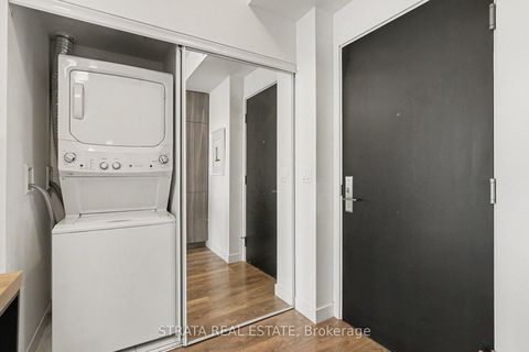 Photo 15 at 4610 - 8 Eglinton Avenue E, Mount Pleasant West, Toronto