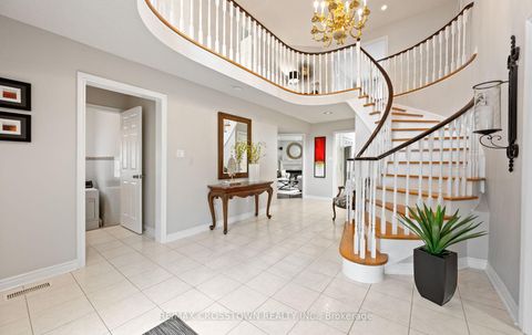 Photo 6 at 194 Caproni Drive, Maple, Vaughan