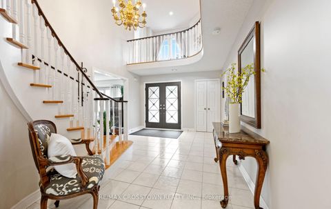Photo 7 at 194 Caproni Drive, Maple, Vaughan