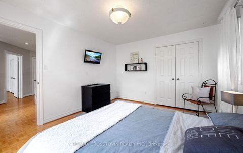 Photo 27 at 194 Caproni Drive, Maple, Vaughan