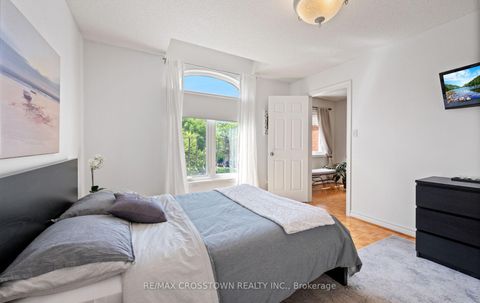 Photo 28 at 194 Caproni Drive, Maple, Vaughan