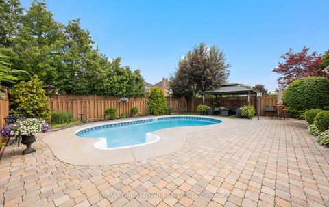 Photo 33 at 194 Caproni Drive, Maple, Vaughan