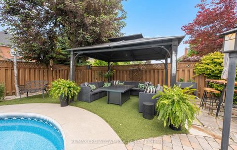 Photo 36 at 194 Caproni Drive, Maple, Vaughan