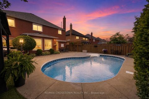Photo 37 at 194 Caproni Drive, Maple, Vaughan