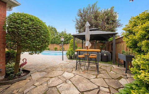 Photo 40 at 194 Caproni Drive, Maple, Vaughan