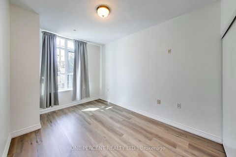 Photo 10 at 109 - 3840 Bathurst Street, Clanton Park, Toronto