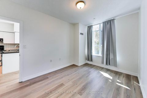 Photo 11 at 109 - 3840 Bathurst Street, Clanton Park, Toronto