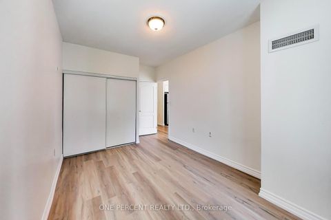 Photo 12 at 109 - 3840 Bathurst Street, Clanton Park, Toronto