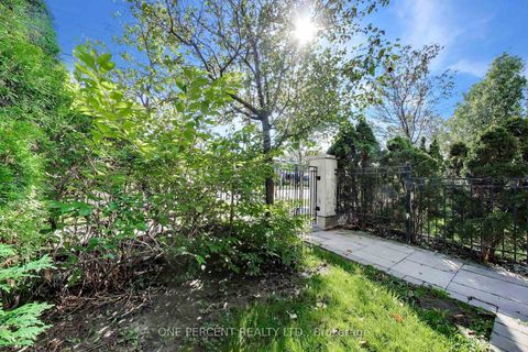 Photo 18 at 109 - 3840 Bathurst Street, Clanton Park, Toronto
