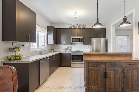 Photo 10 at 207 Springfield Crescent, Stayner, Clearview