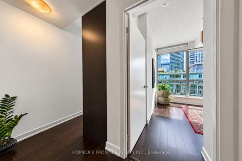 Photo 10 at 1404 - 199 Richmond Street W, Waterfront Communities C1, Toronto