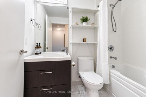 Photo 23 at 1404 - 199 Richmond Street W, Waterfront Communities C1, Toronto