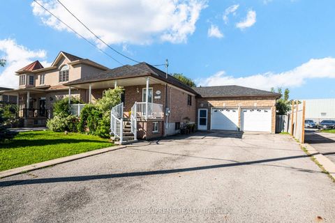 Photo 0 at 136 Winston Park Boulevard, CFB, Toronto