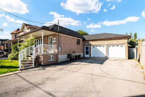 Photo 2 at 136 Winston Park Boulevard, CFB, Toronto