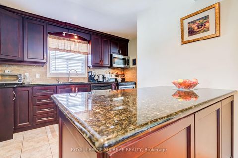 Photo 16 at 136 Winston Park Boulevard, CFB, Toronto