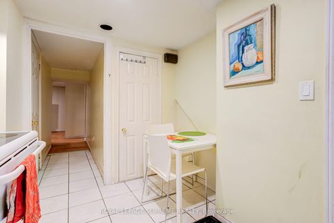 Photo 23 at 136 Winston Park Boulevard, CFB, Toronto