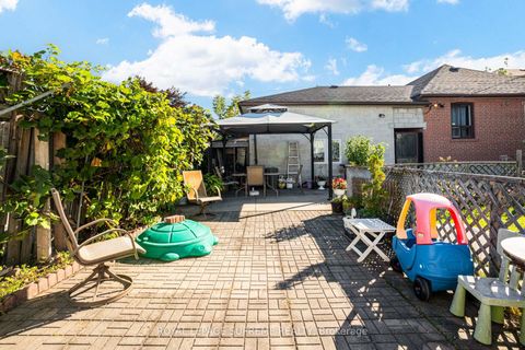 Photo 31 at 136 Winston Park Boulevard, CFB, Toronto