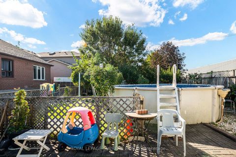 Photo 32 at 136 Winston Park Boulevard, CFB, Toronto