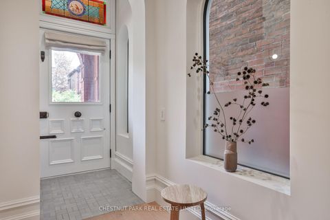 Photo 1 at 424 Euclid Avenue, Little Italy, Toronto