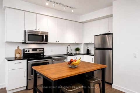 Photo 7 at 414 - 8 Fieldway Road, City Centre West, Toronto