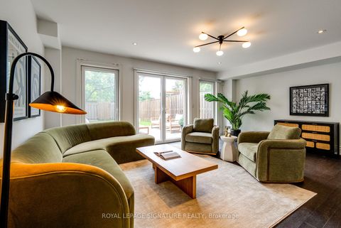 Photo 30 at 18 Matthew Court, Rosethorn, Toronto