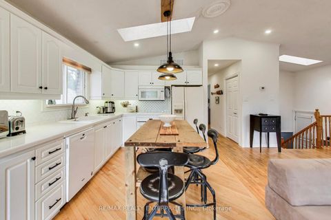 Photo 9 at 35 Shirlea Boulevard, Keswick South, Georgina