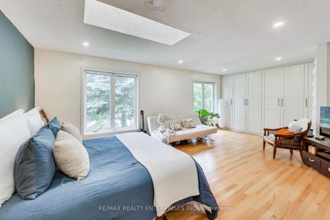 Photo 10 at 35 Shirlea Boulevard, Keswick South, Georgina