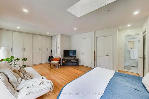 Photo 12 at 35 Shirlea Boulevard, Keswick South, Georgina